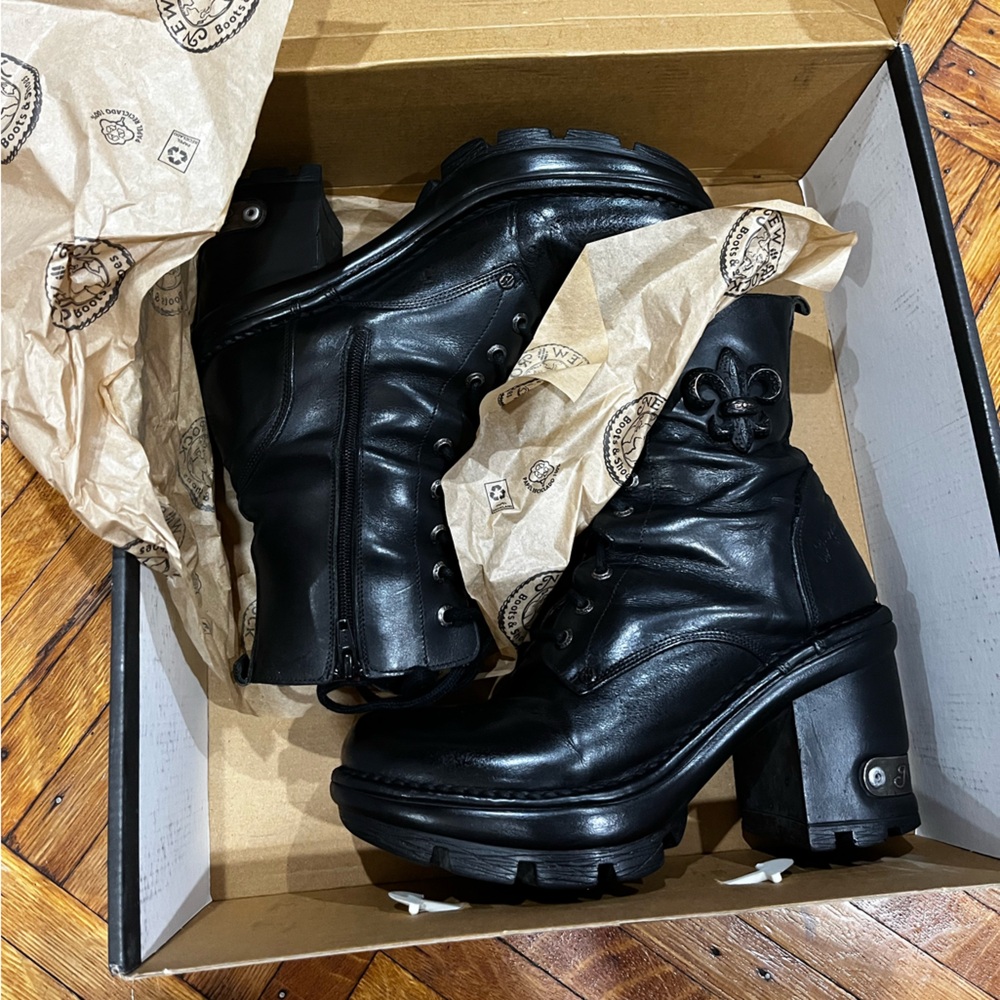 New Rock Black Ankle Boots with Red Lining